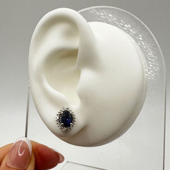 Incredible 2.95ctw sapphires and diamond stud earrings in 18k white gold! - Picture 11 of 12